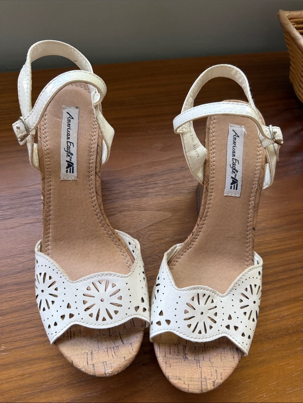 American Eagle White Wedge Sandals Size 8